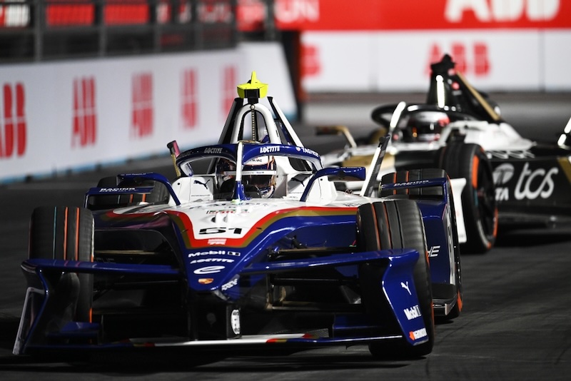 LONDON, ENGLAND - AUGUST 15: Nico Muller of Switzerland driving the (51) Porsche Formula E Team Porsche 99X Electric on track during the London E-Prix, Round 16 of the 2026 FIA Formula E World Championship at ExCel London on August 15, 2026 in London, England. (Photo by Sam Bagnall/LAT Images)