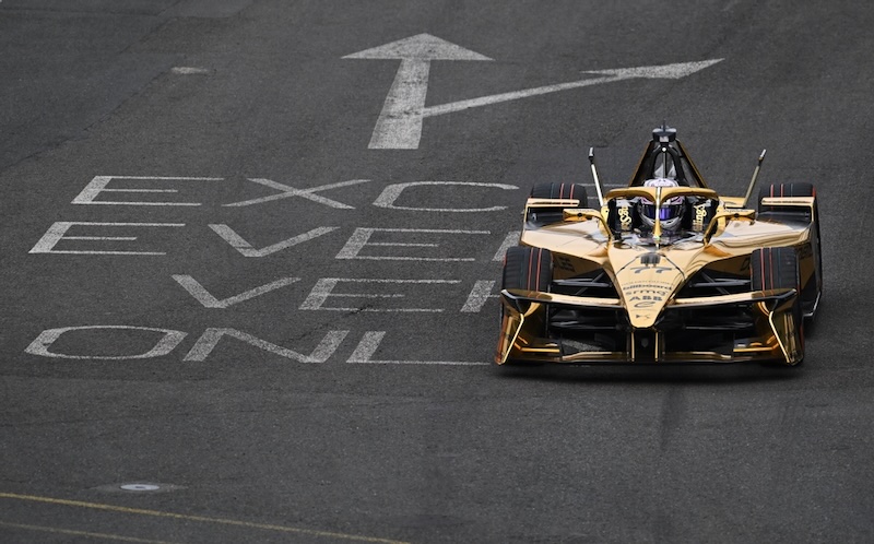Barnard wint chaotische slotrace met podium De Vries, wereldtitel Wehrlein en teamtitel Jaguar