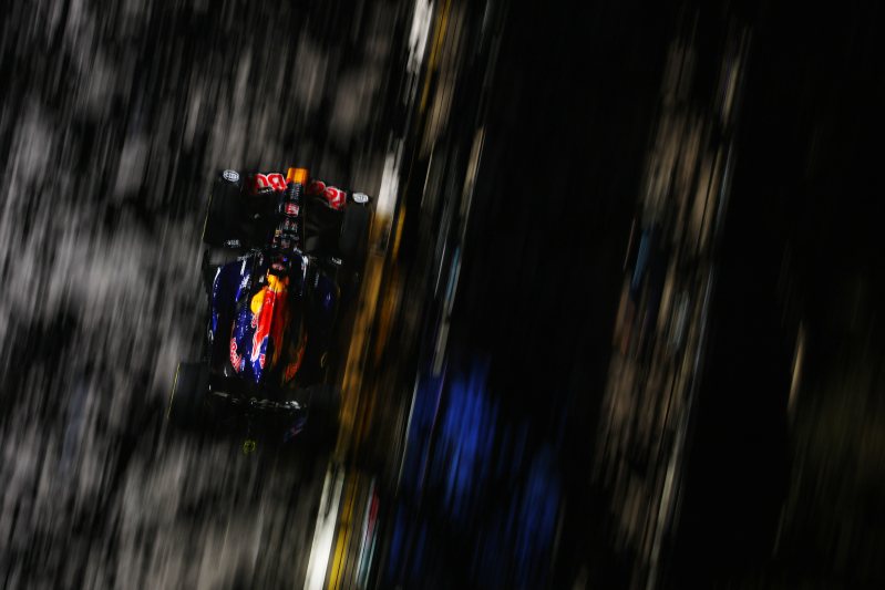 Verstappen vliegt naar pole voor sprintrace in Singapore
