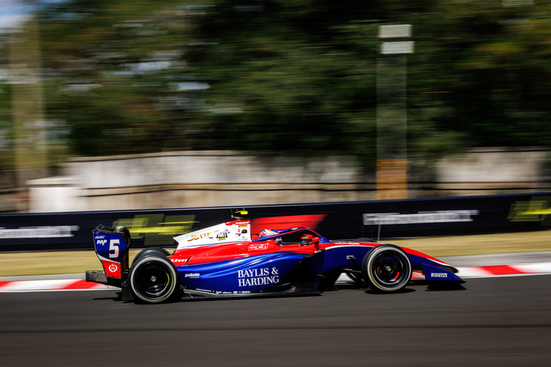 Slater pakt met overwinning leiding in kampioenschap, Naël wint sprintrace op Hungaroring