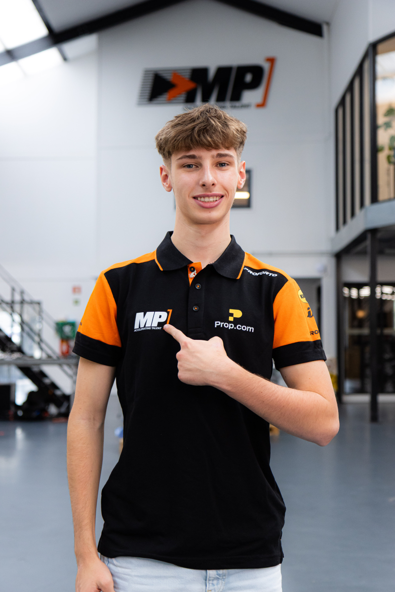 Noah Maciej 17