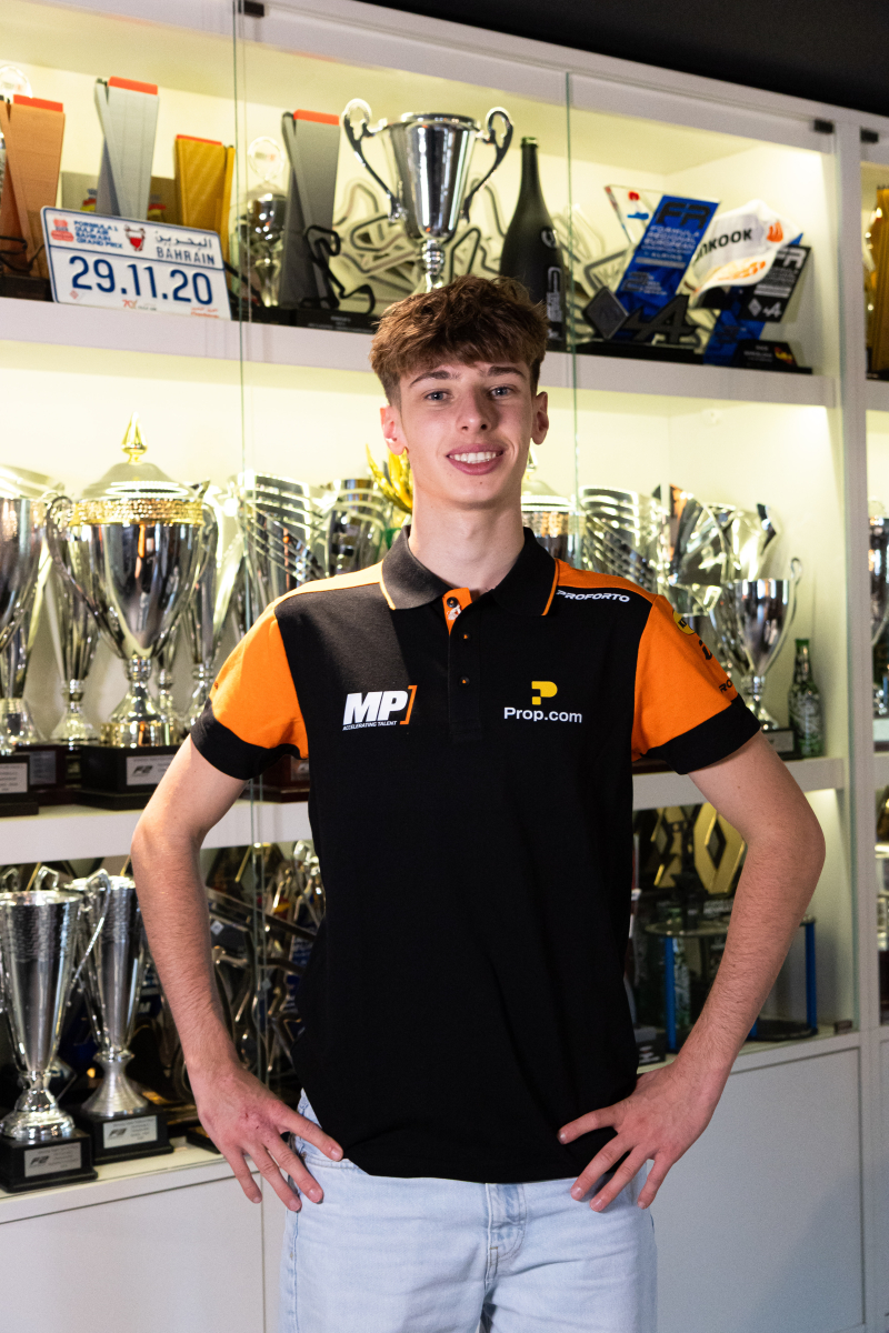 Noah Maciej 21