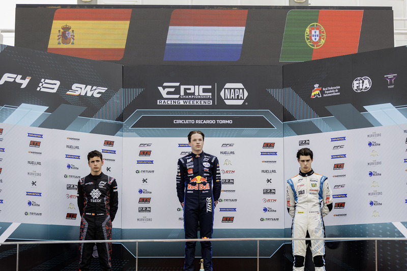 260412 Coronel podium