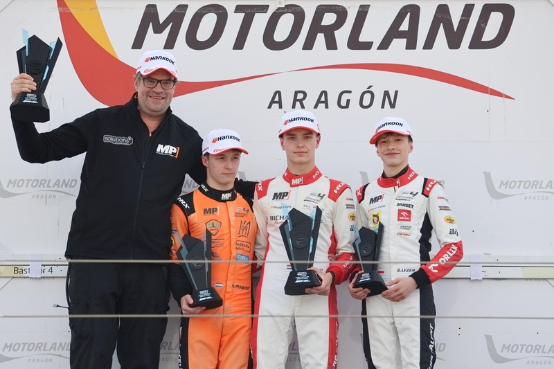 swc e4 motorland sprintrace podium