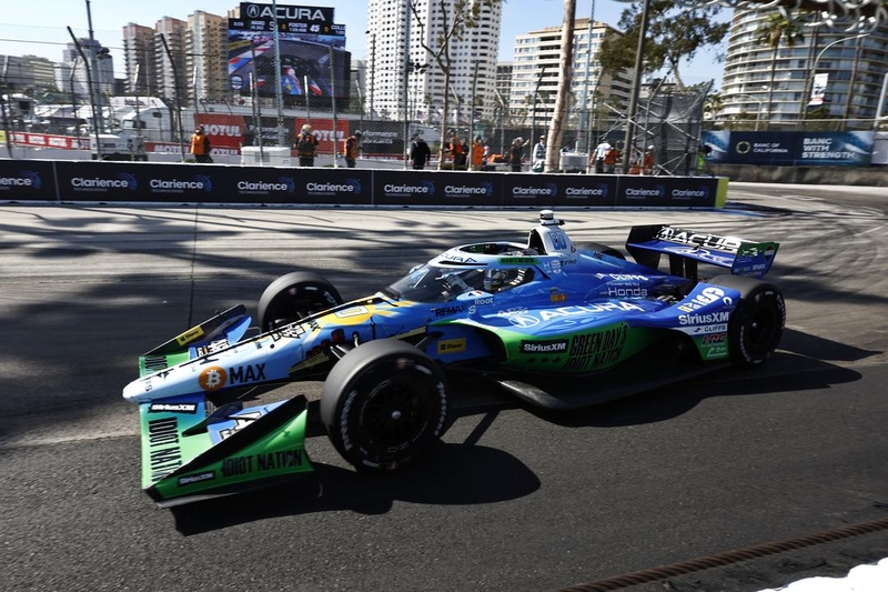 VeeKay kwalificeert zich als 12e in Long Beach. Verrassende pole voor Felix Rosenqvist