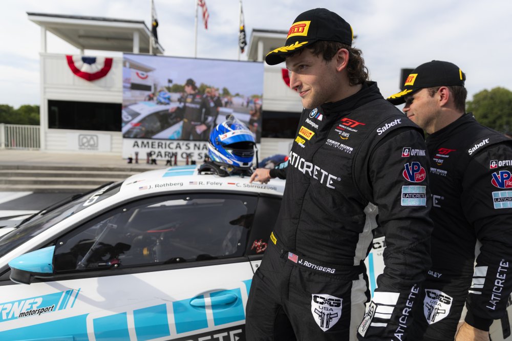 Emotionele overwinning voor Foley en Rothberg op Road America, teamgenoot van Loek Hartog crasht in openingsronde