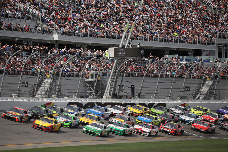2026 Close Racing Logano Briscoe vooraan