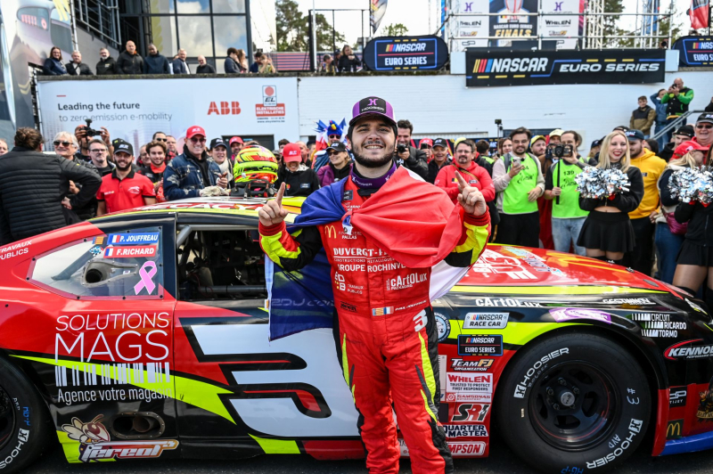 Paul Jouffreau zegeviert in V8GP Zolder. Sebastiaan Bleekemolen derde