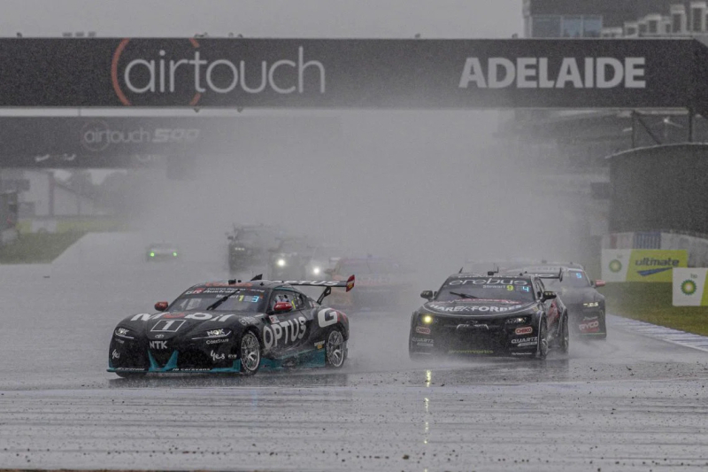 Verrassende Toyota-overwinning in the Bend 500 voor de combinatie Mostert/Coulthard