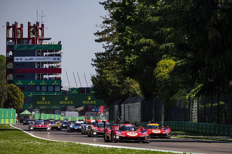 Start of the race, 51 CALADO James (gbr), GIOVINAZZI Antonio (ita), PIER GUIDI Alessandro (ita), Ferrari AF Corse, Ferrari 499P #51, Hypercar, action during the 6 Hours of Imola 2026, 1st round of 2026 FIA World Endurance Championship, from April 16 to 19, 2026 on the Autodromo Enzo e Dino Ferrari in Imola, Italy - Photo Julien Delfosse / DPPI