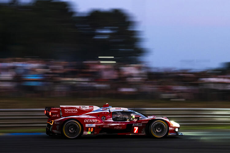 07 CONWAY Mike (gbr), KOBAYASHI Kamui (jpn), DE VRIES Nyck (nld), Toyota Racing, Toyota TR010 Hybrid #07, Hypercar, action during the 24 Hours of Le Mans 2026, 3rd round of the 2026 FIA World Endurance Championship, on June 13, 2026 on the Circuit des 24 Heures du Mans in Le Mans, France - Photo Fabrizio Boldoni / DPPI