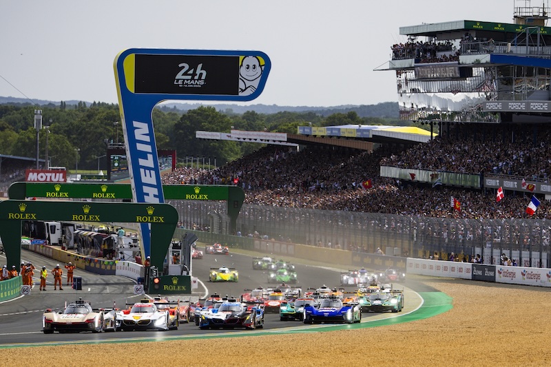 Start of the race, 12 DELETRAZ Louis (swi), STEVENS Will (gbr), NATO Norman (fra), Cadillac Hertz Team Jota, Cadillac V-Series.R #12, Hypercar, 20 FRIJNS Robin (nld), RAST René (ger), VAN DER LINDE Sheldon (zaf), BMW M Team WRT, BMW M Hybrid V8 #20, Hypercar, action during the 24 Hours of Le Mans 2026, 3rd round of the 2026 FIA World Endurance Championship, on June 13, 2026 on the Circuit des 24 Heures du Mans in Le Mans, France - Photo Julien Delfosse / DPPI