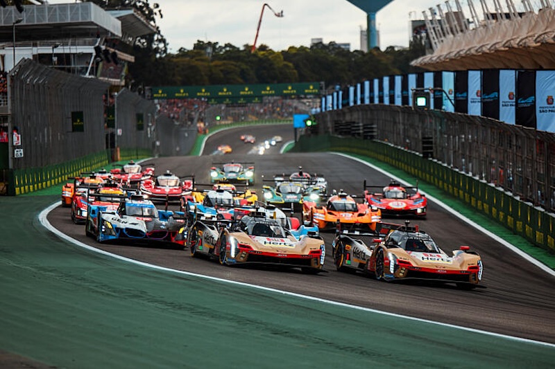 12 NATO Norman (fra), STEVENS Will (gbr), Cadillac Hertz Team Jota, Cadillac V-Series.R #12, Hypercar, action, 38 BAMBER Earl (nzl), BOURDAIS Sébastien (fra), Cadillac Hertz Team Jota, Cadillac V-Series.R #38, Hypercar, action, start of the race, depart, during the 6 Hours of Sao Paulo 2026, 4th round of the 2026 FIA World Endurance Championship, from July 10 to 12, 2026 on the Interlagos Circuit in Sao Paulo, Brazil - Photo Andrea Lorenzina / DPPI