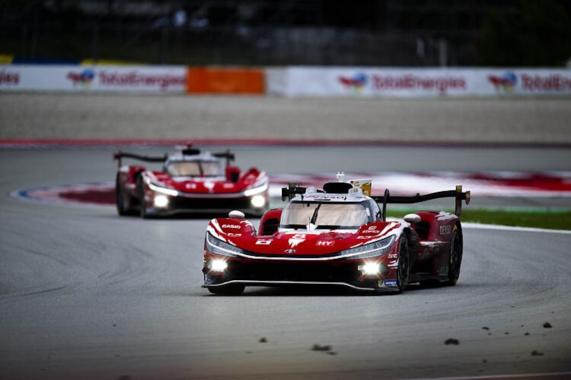 Toyota met 1-2 Barcelona naar merkentitel FIA WEC (lang)