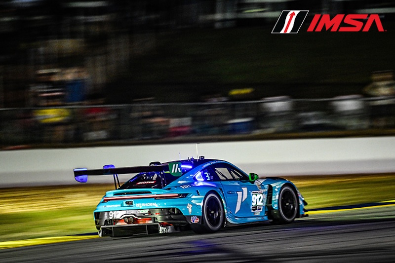 261004 IMSA Race Schuring