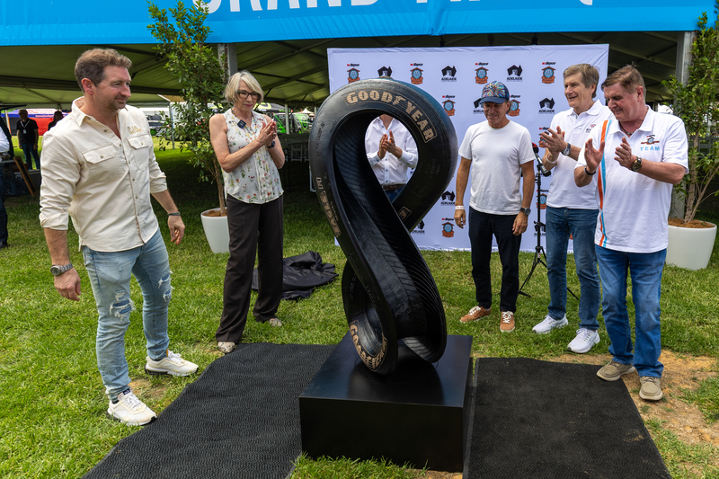 2026 Onthulling Senna sculptuur 2