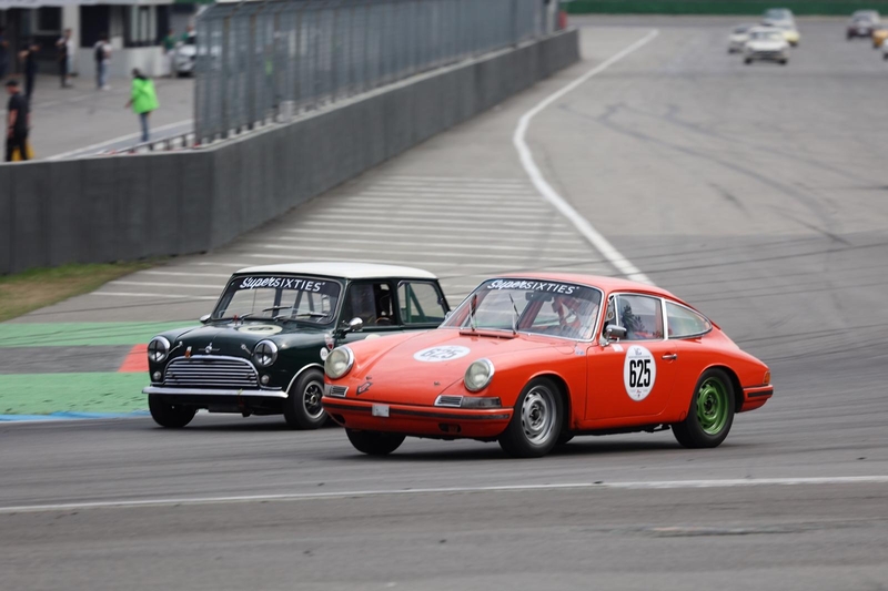 Bert Mets Mini Michaelis Porsche 911