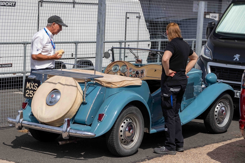 Donington 32